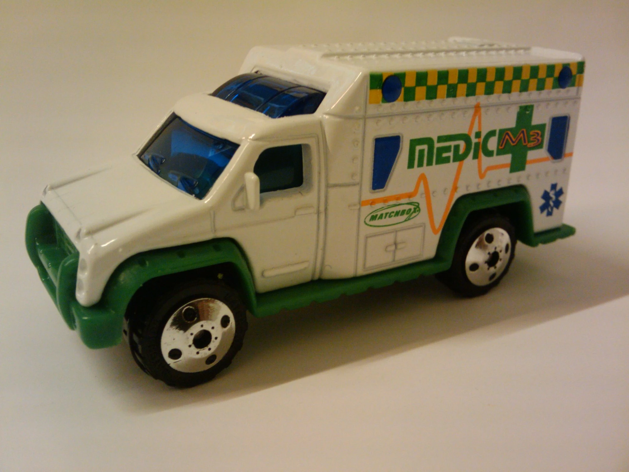 Ambulance (2000) Matchbox Cars Wiki FANDOM powered by Wikia