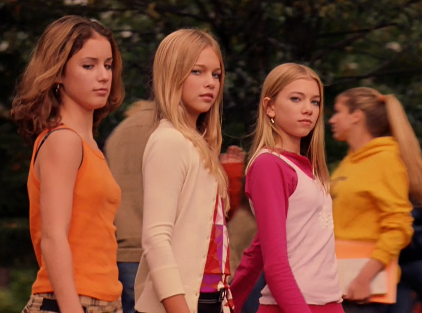 Mean girls. Дрянные девчонки 2 фильм 2004. Фильм Дрянные девчонки 1. Дрянные девчонки 3. Дрянная девчонка сериал.