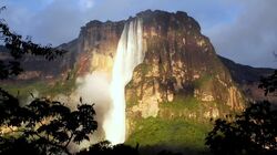 Salto-angel-kerepakupai