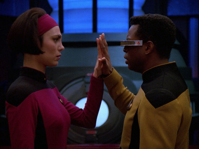 File:Ro and Geordi connect.jpg