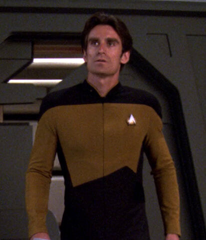 File:Stunned engineer, 2370.jpg