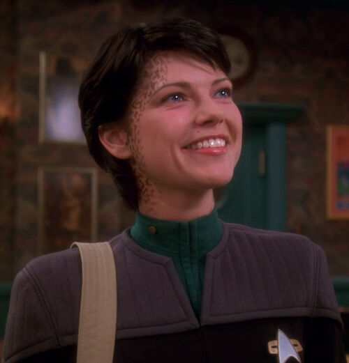 File:Ezri dax arrival.jpg