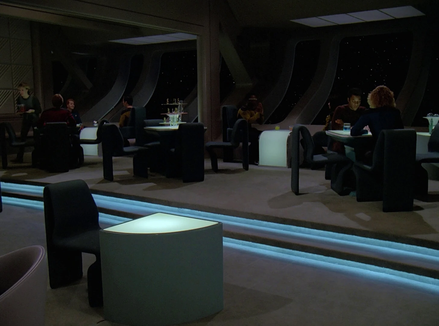 Bild Ten Forward (lounge).jpg Memory Alpha, das StarTrekWiki FANDOM powered by Wikia