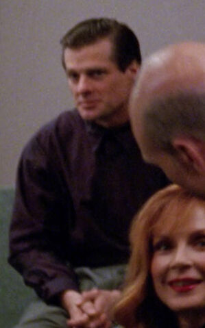 File:Concert attendee, 2366.jpg