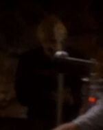 Wounded alien officer, Ajilon prime