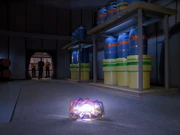 Geordi findet Lebensform in Frachtraum