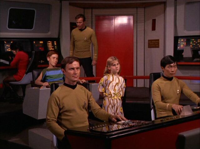 File:Tommy Starnes in command.jpg