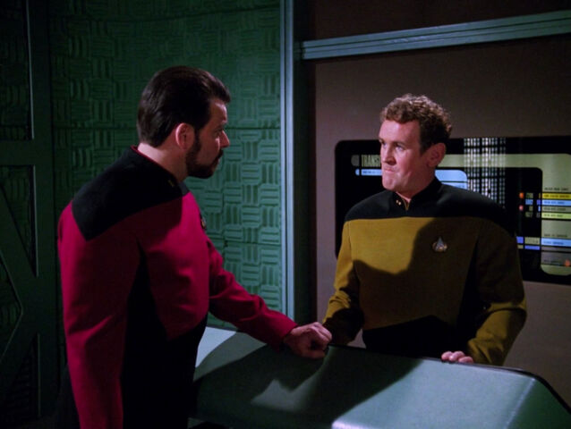 File:Riker questions O'Brien.jpg