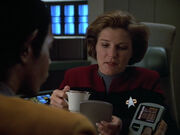 Tuvok und Janeway stellen Ermittlungen an