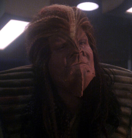 File:Alien bartender.jpg