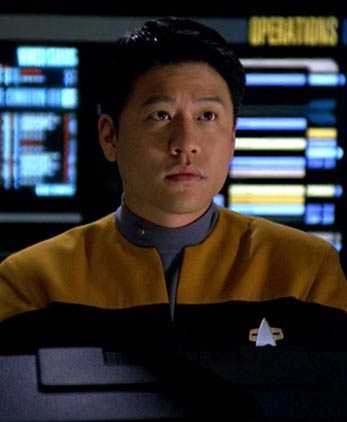 Harry kim. Star Trek Гарри Ким. Офицер Ким Поттер. Офицер Ким. Harrykim.