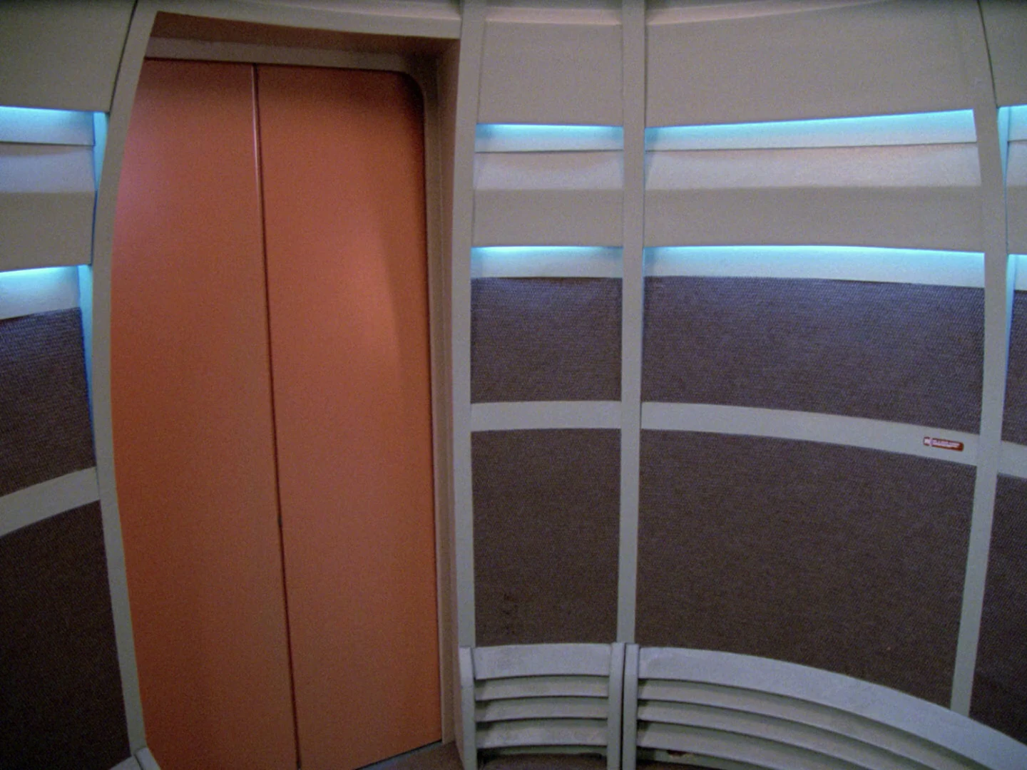 Turbolift Memory Alpha, das StarTrekWiki FANDOM powered by Wikia