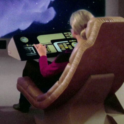 File:Female conn officer, 2364.jpg