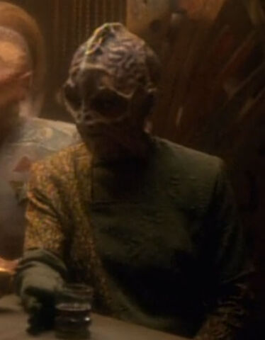 File:Seedy bar alien.jpg