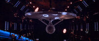 800px-Enterprise Refit-Typ in der San Francisco Flottenwerft