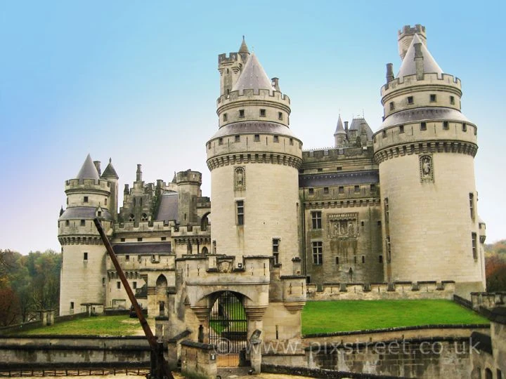 Image Pierrefonds castle0.jpg Merlin Wiki FANDOM powered by Wikia