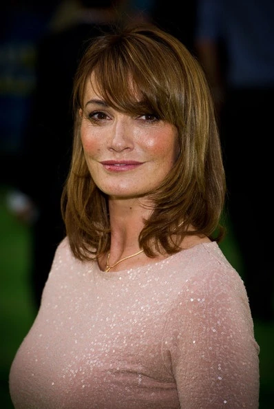 https://vignette.wikia.nocookie.net/merlinwikifrance/images/3/32/Sarah_Parish.jpg/revision/latest?cb=20140622192548&amp;path-prefix=fr