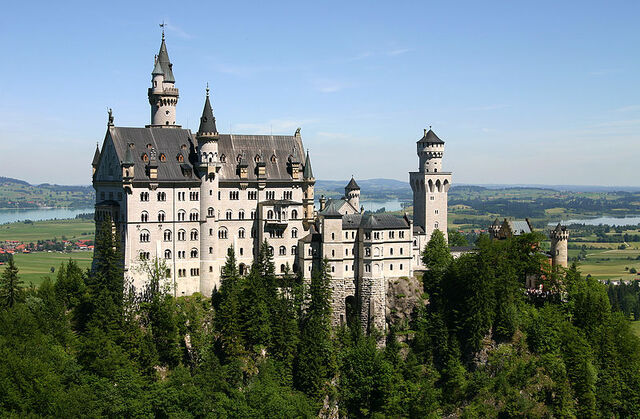 File:Neuschwanstein.jpg