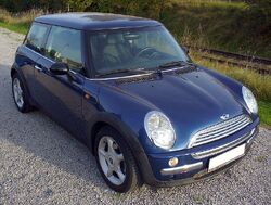 795px-Mini Cooper blue