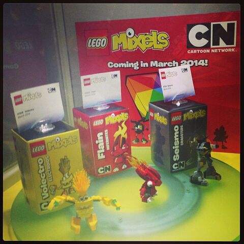 File:MIXELS 2014 COMIC-CON.jpg