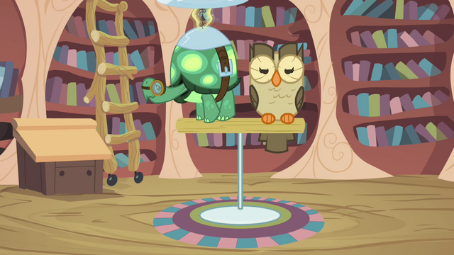 File:Tank with Owlowiscious S3E11.png