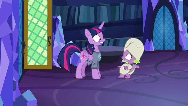 File:Spike meets Twilight in DJ Pon-3 shirt S9E16.png