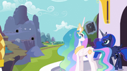 Luna holds a mysterious book S3E02