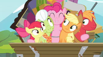 Pinkie Apple Pie My Little Pony Friendship Is Magic Wiki Fandom
