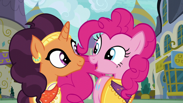 File:Pinkie singing "your food is so good" S6E12.png