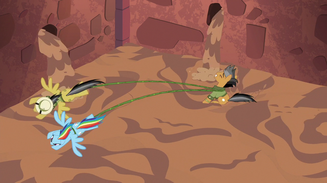 Файл:Rainbow and Daring Do pulling Quibble S6E13.png