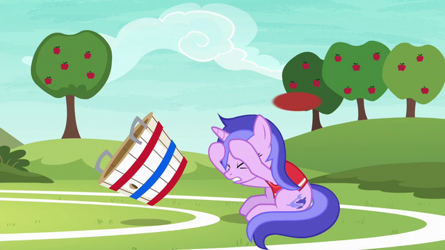 File:Sea Swirl ducking under the flying ball S6E18.png