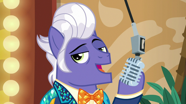 File:Gladmane speaking into the microphone S6E20.png