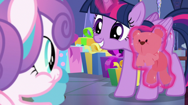 File:Twilight smiling at Flurry Heart while levitating a teddy bear S7E3.png