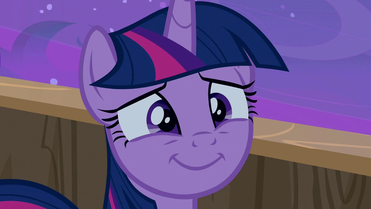 Image - Twilight Sparkle smiling at her dear family S7E22.png | My