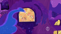 S01E02 Nightmare Moon śledząca Mane 6