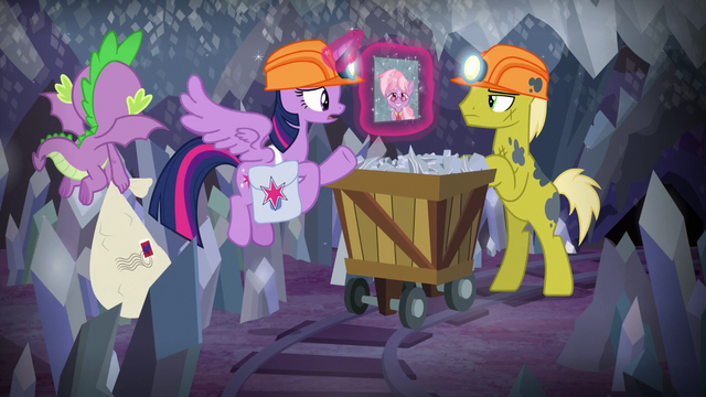 File:Twilight asks miner pony about Dusty S9E5.png