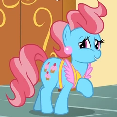 Mrs. Cake greeting ID S1E25