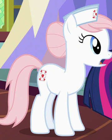 Nurse Redheart My Little Pony Przyjazn To Magia Wiki Fandom