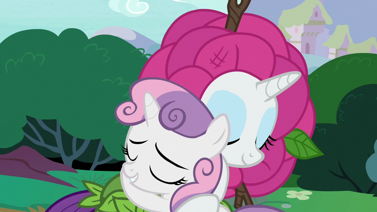 Image - Rarity and Sweetie Belle hug and make up S7E6.png | My Little