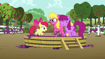 Cherry Berry My Little Pony Friendship Is Magic Wiki Fandom