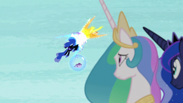 File:Nightmare Moon and Daybreaker power struggle S7E10.png