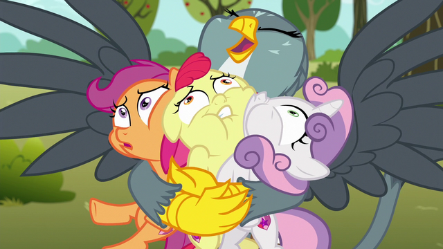 File:Gabby hugs the CMCs S6E19.png