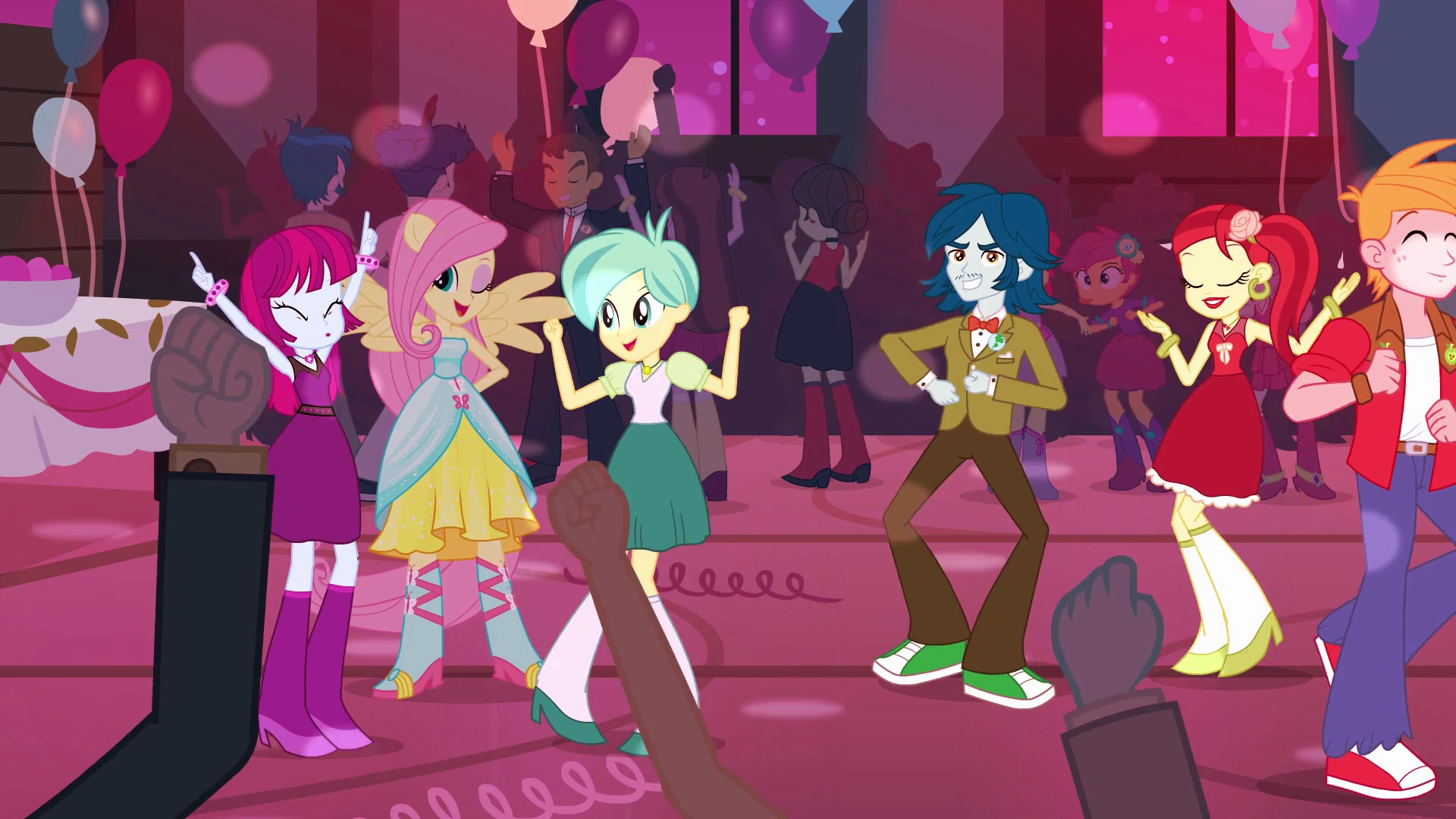 Image - Fluttershy dancing with students EG.png | My Little Pony