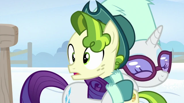 File:Rarity hugging Pistachio MLPBGE.png