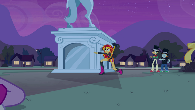 Plik:Sunset pointing at the portal EG.png