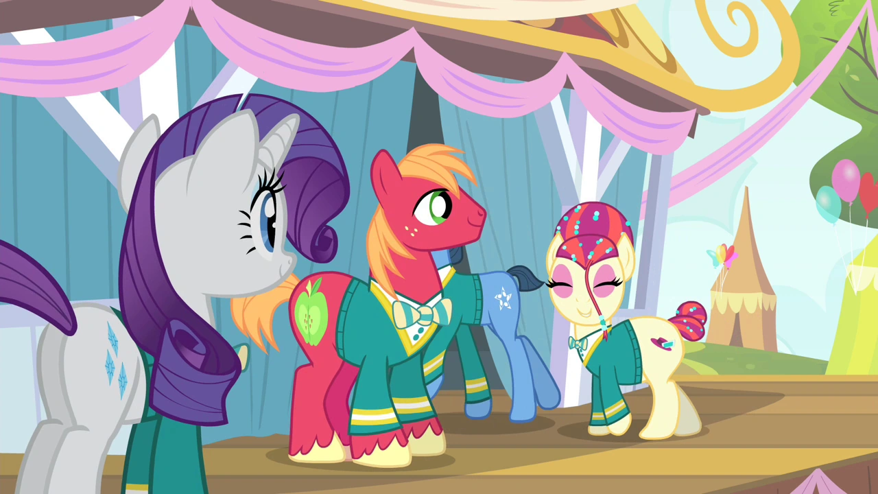 Image ToeTapper and Torch Song walking to backstage S4E14.png My