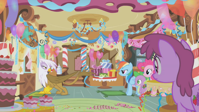 File:Gilda wants Rainbow Dash to leave with her S1E05.png