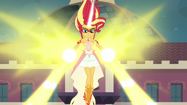 File:Daydream Shimmer shooting magical blasts EG3.png