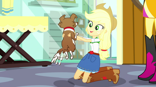 File:Applejack holding a clean Winona SS7.png