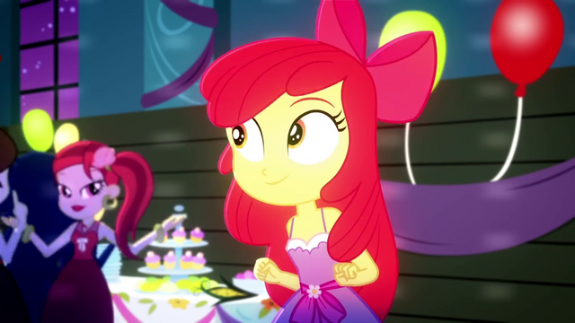 File:Apple Bloom wants to dance with Applejack SS3.png
